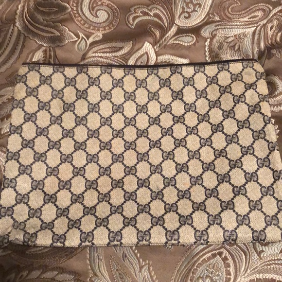 Large Gucci Cosmetic Case - Picture 2 of 6